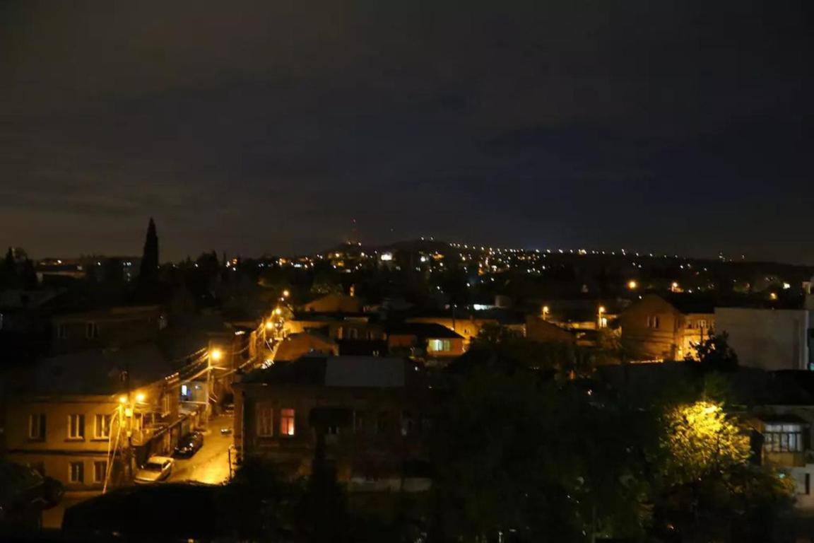Your Home In Tbilisi: Cosy Stay In The Old City Esterno foto